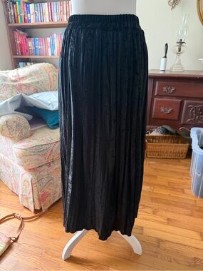 Isaac Hazan Black Pleated Velvet Midi Skirt - BoHo